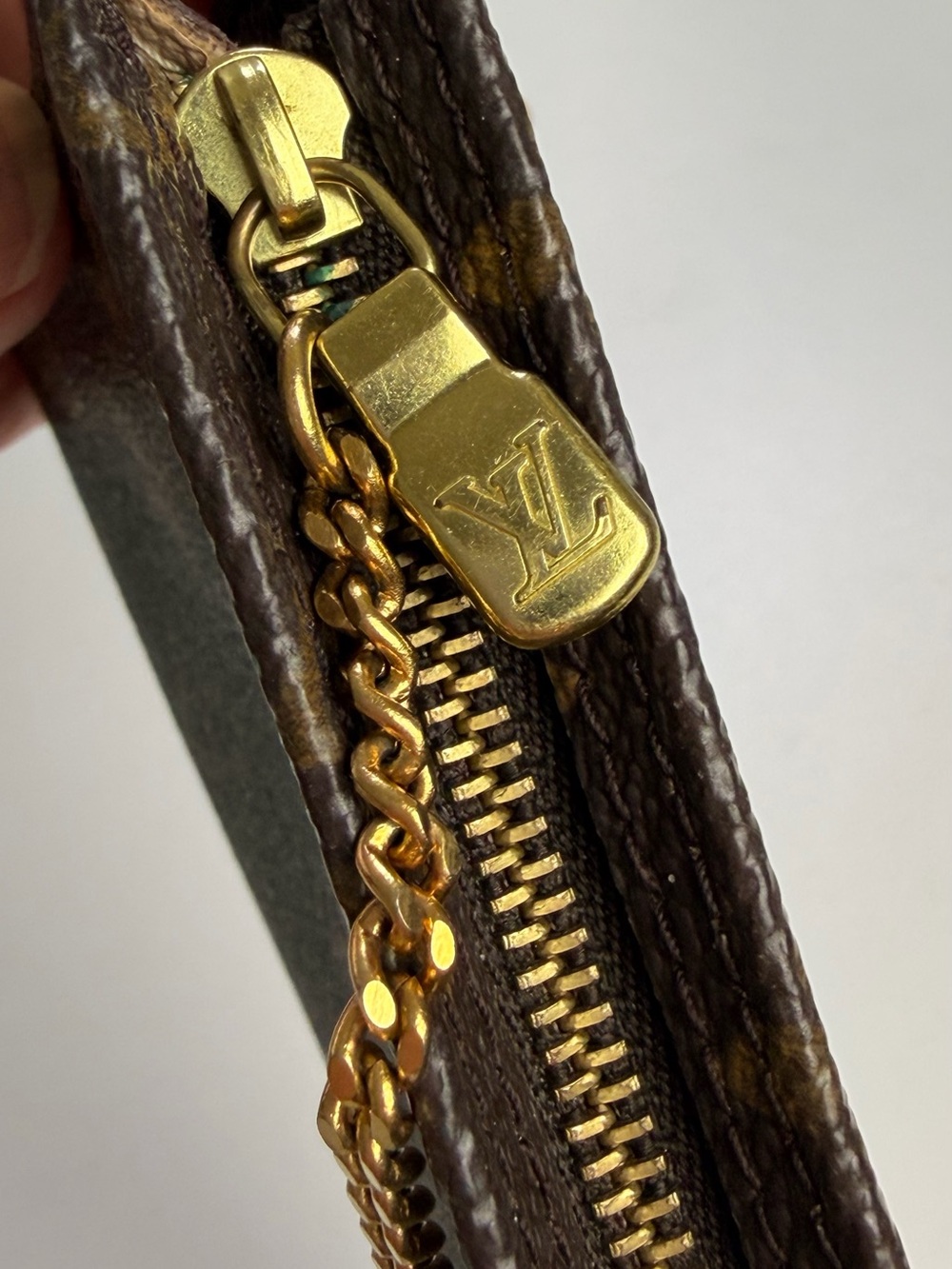 Louis Vuitton Monogram Pouch with COA - Picture 3 of 11